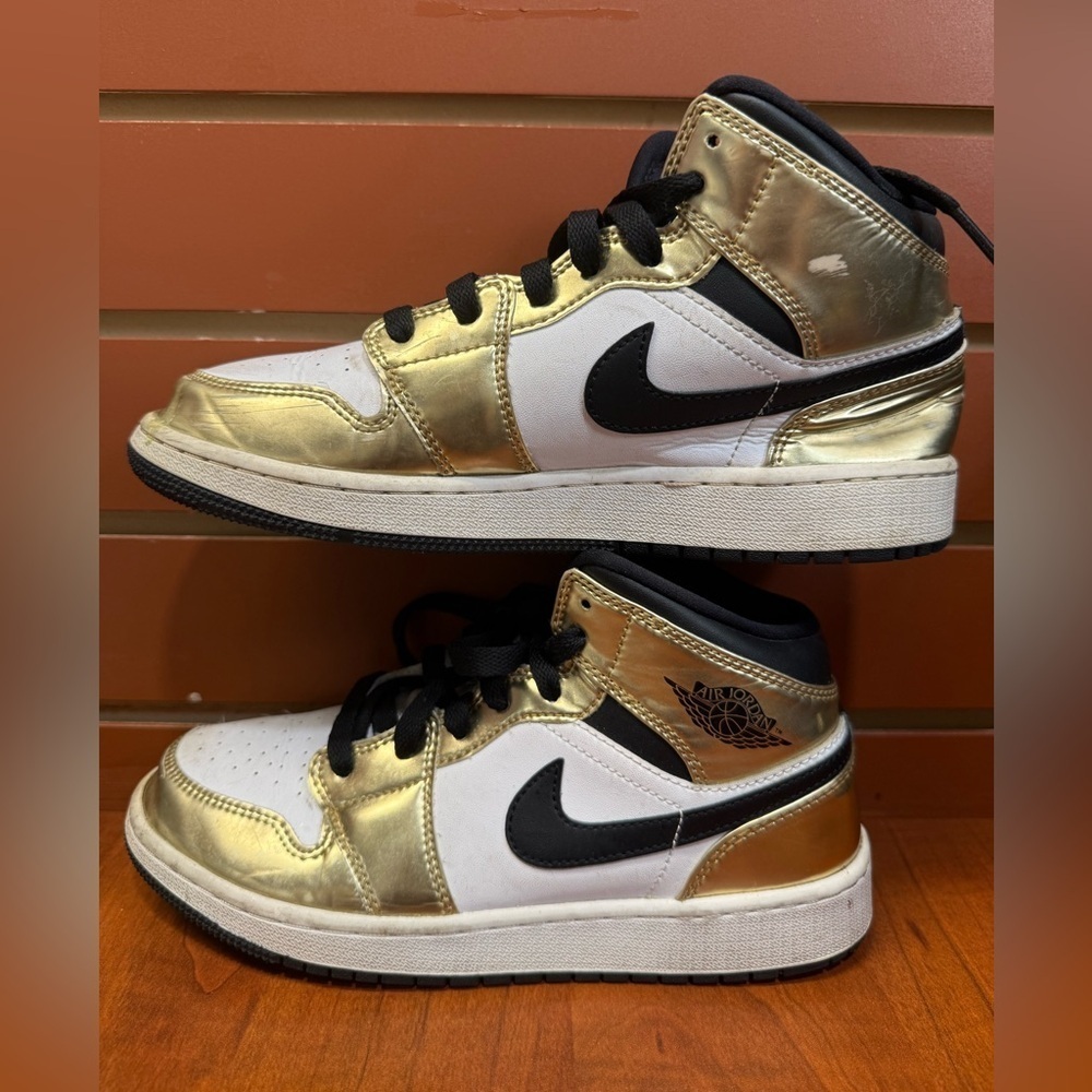 Jordan DC1420-700 Sneakers - Picture 7 of 15